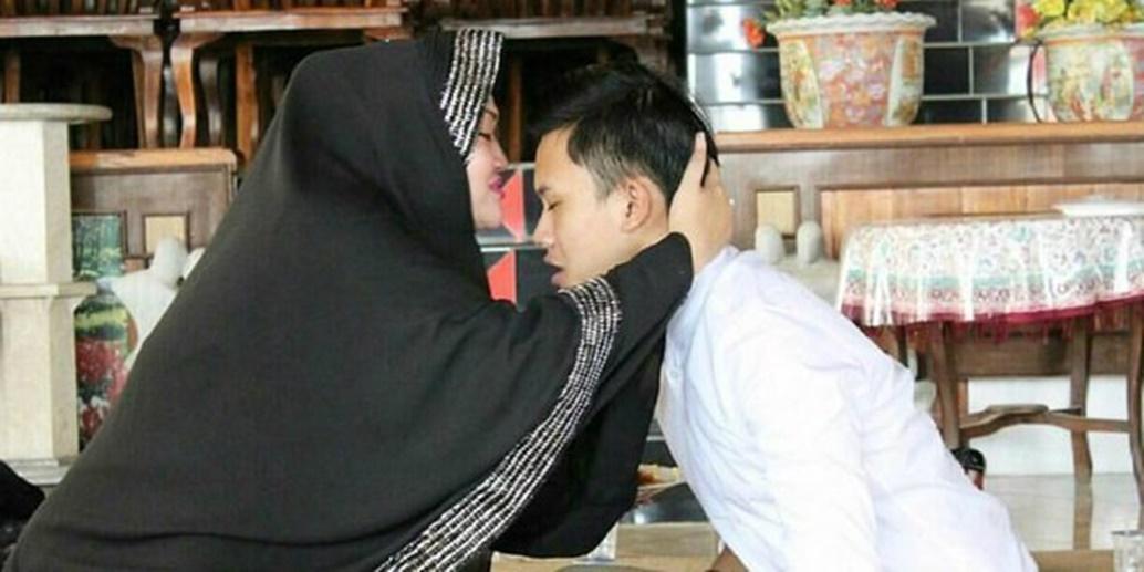 Nyanyian Kerinduan Rizky Febian untuk Sang Ibu