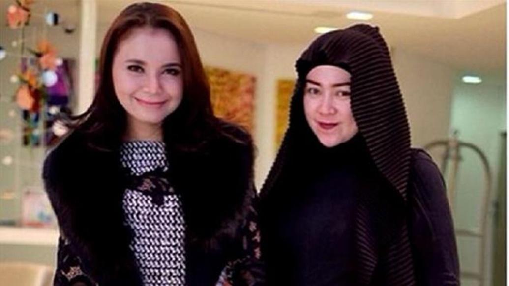 Meski Di-unfollow, Rossa Beri Ucapat Selamat Ulang Tahun ke Melly Goeslaw