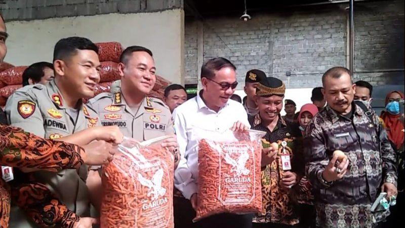 Polisi Gerebek Rumah Industri Kue Kering Berbahan Telur Busuk