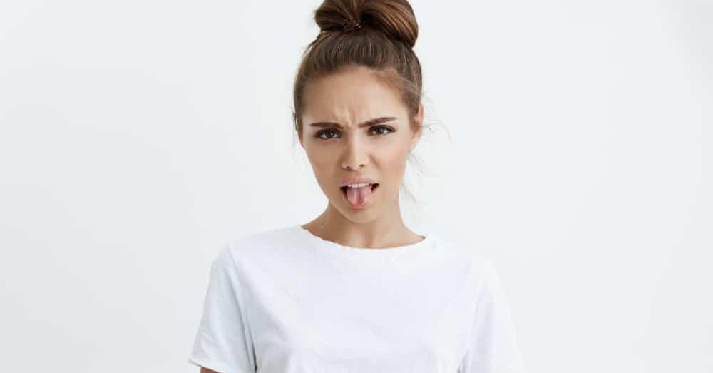 Pernah Alami Ada Rasa Logam di Mulut? Ternyata Ini Penyebabnya