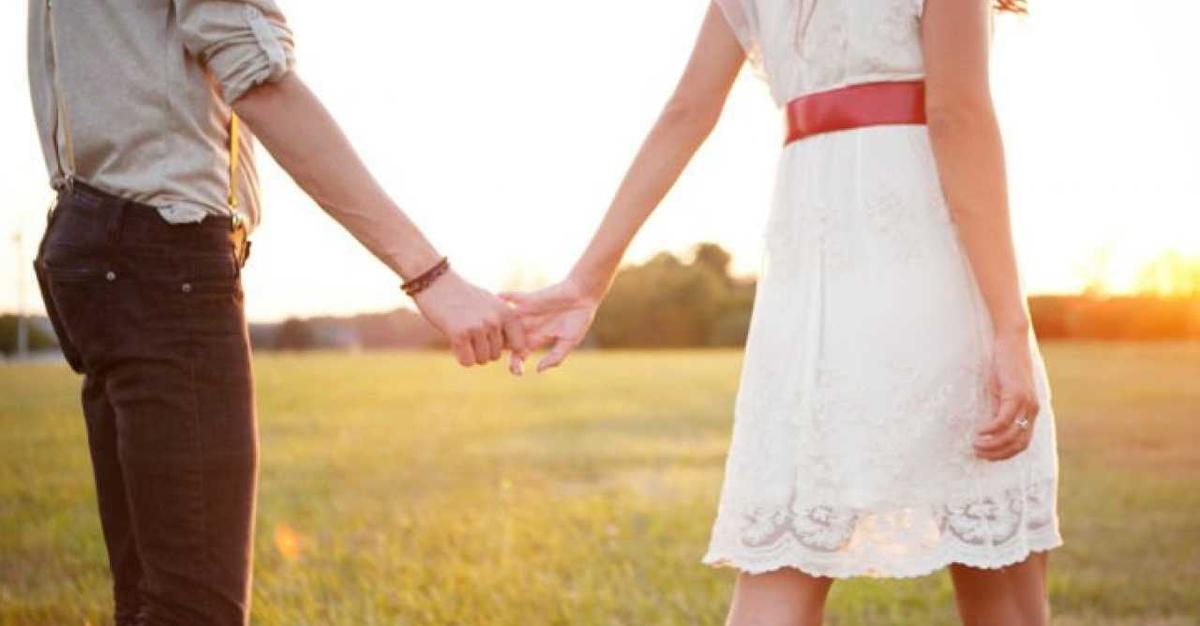 Jangan Baper Dulu! Wanita yang Caper Belum Tentu Mencintaimu