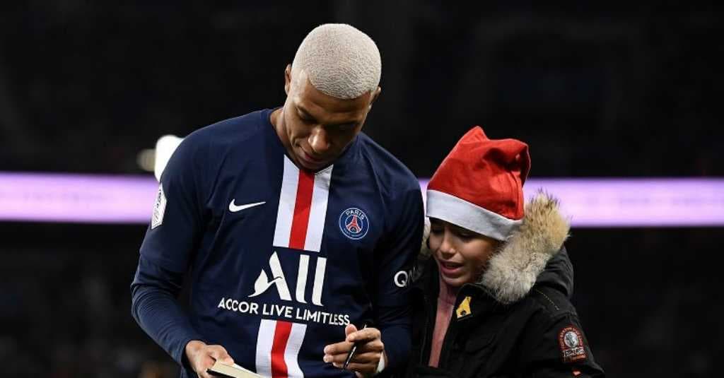 Kylian Mbappe Ogah Bicarakan Kontrak, Sinyal Cabut?