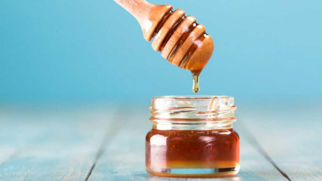 Minum Susu Campur Madu dan Rasakan 5 Manfaat Ini!