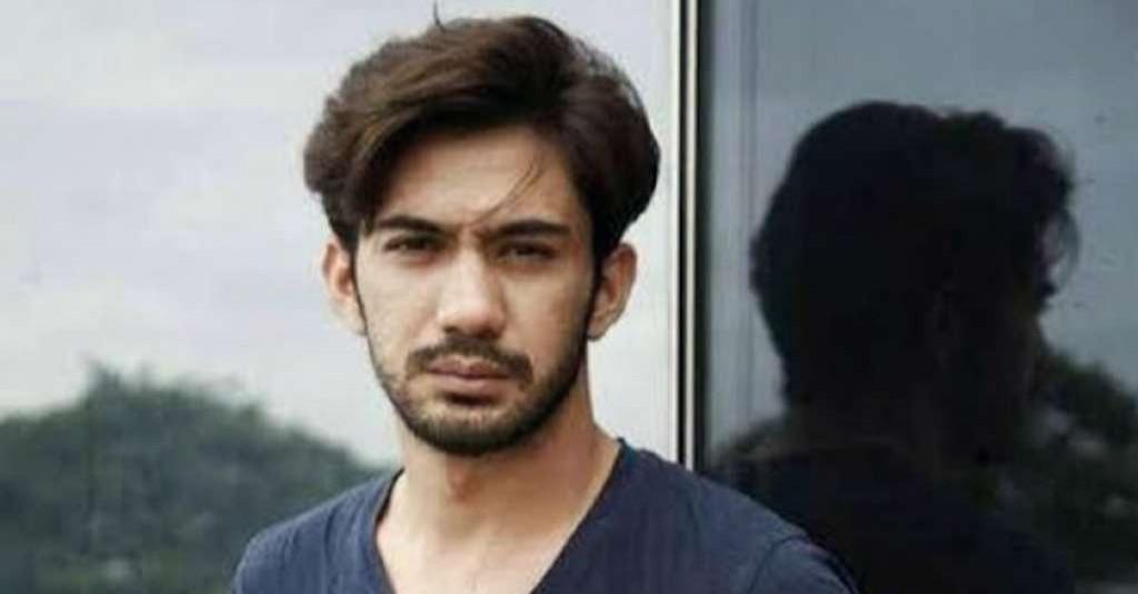 Penampilan 'Urakan' Reza Rahadian di Film 'Toko Barang Mantan'