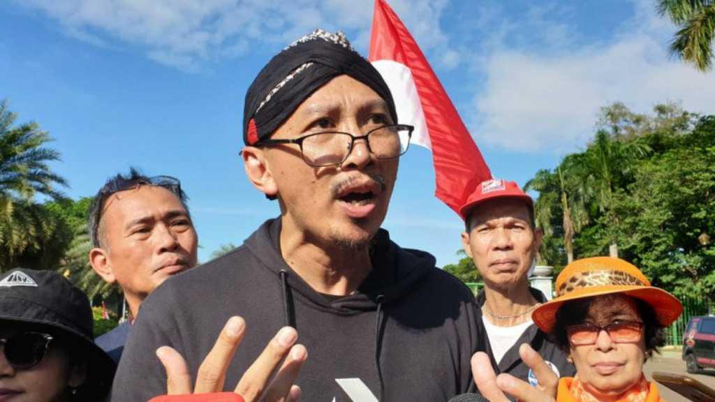 Abu Janda pada Anies: Yang Diinginkan Warga DKI Bukan Pencitraan