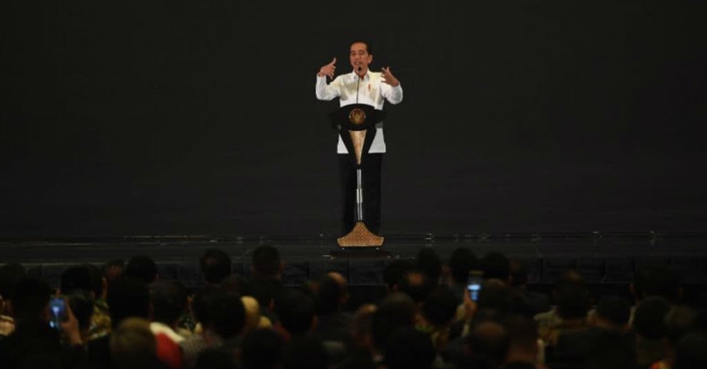 Jokowi: Jangan Sampai Investor Berjalan Sendiri untuk Meminta Izin