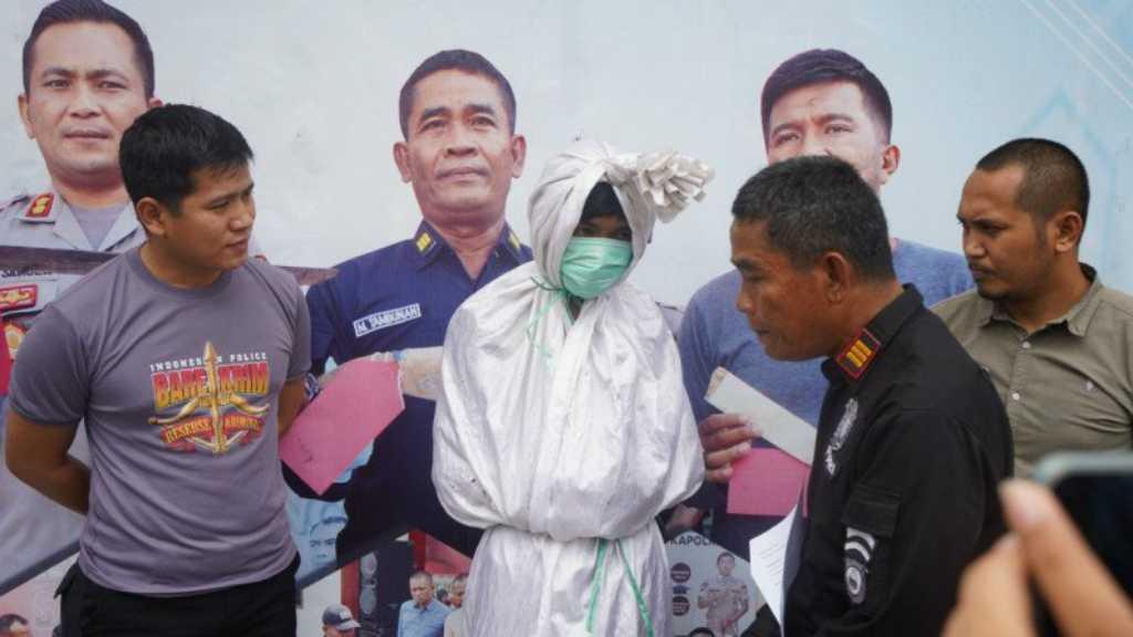 Demi Rp20 Ribu Remaja Ini Nge-prank Jadi Pocong, Eh Malah Diciduk Polisi