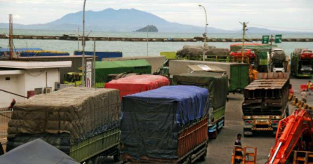 Truk Overload Dilarang Melintas di Merak Mulai Febuari Nanti