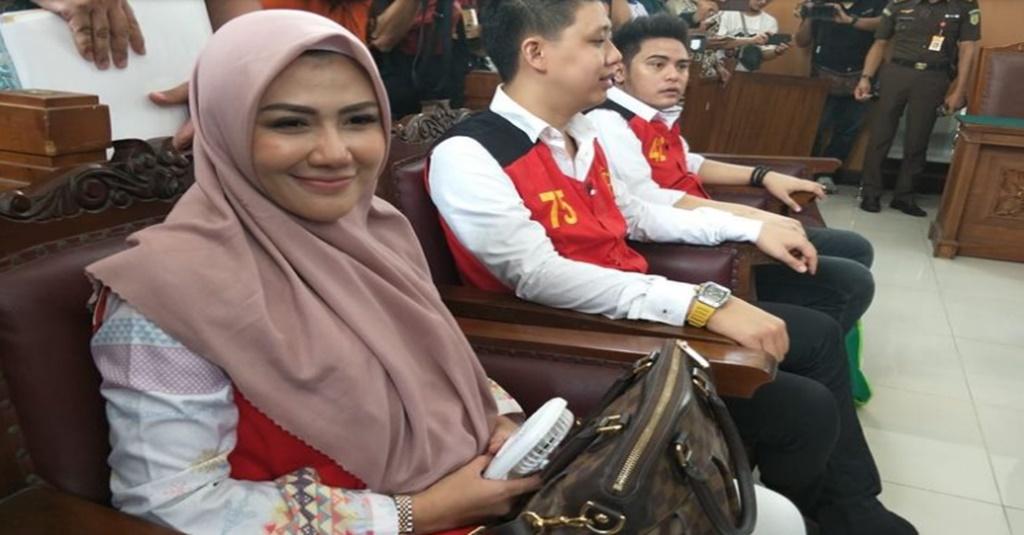 Pembuluh Darah Mata Rey Utami Pecah Setelah Bertemu Anak