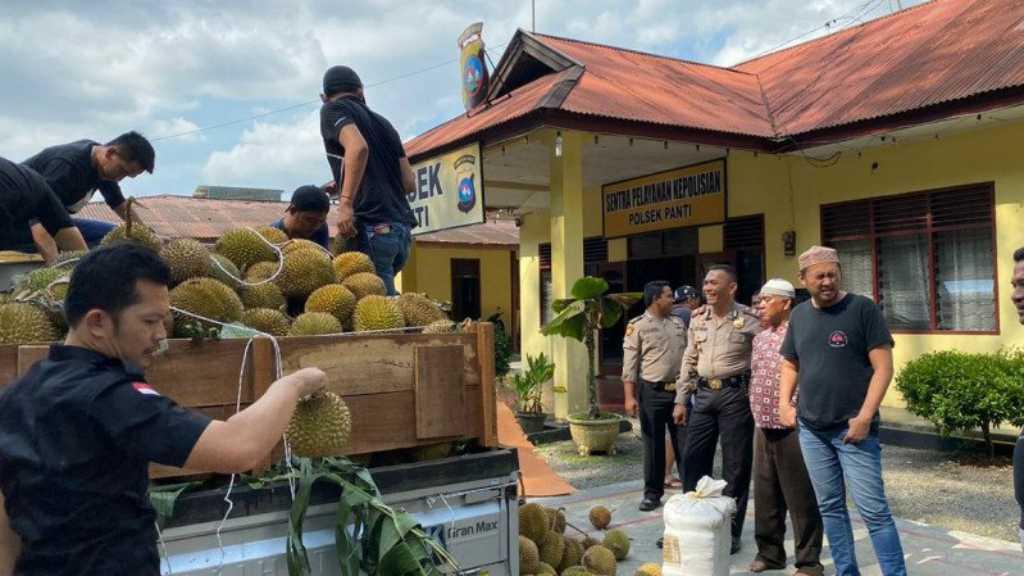 Penyelundupuan Seperempat Ton Ganja, Truk Durian Pun Jadi