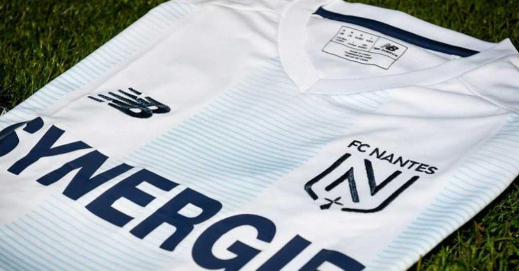 Kenang Mendiang Emilio Sala, Nantes Kenakan Jersei Spesial