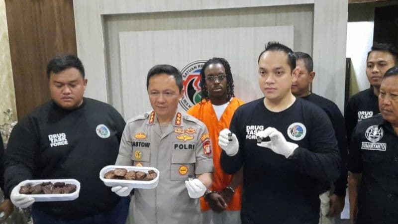 WN Amerika Serikat Diciduk Polisi karena Bawa Brownies Mengandung....