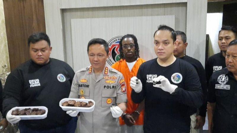 WN Amerika Serikat Diciduk Polisi karena Bawa Brownies Mengandung....