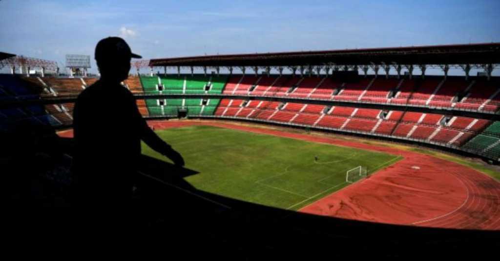 Persebaya Tetap Bermarkas di GBT, Aji Santoso Bersyukur