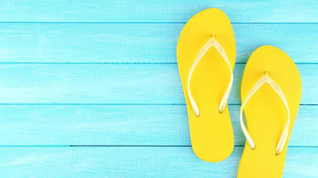 Duh, Penggunaan Sandal Jepit Tiap Hari Bisa Sebabkan 5 Masalah Ini Lho