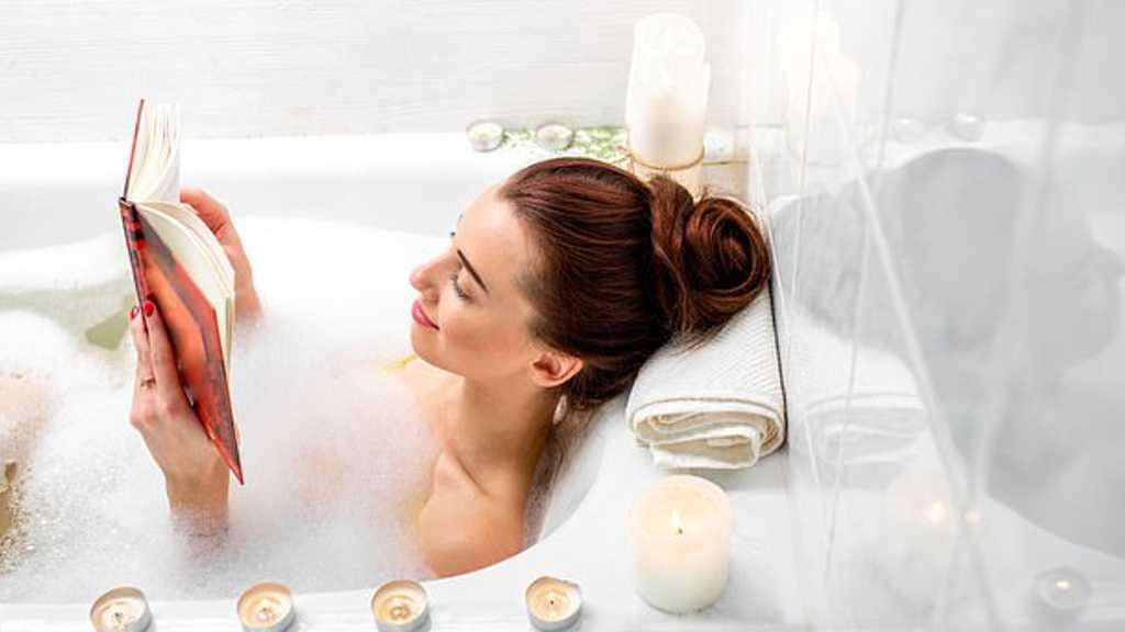 5 Kebiasaan Buruk di Kamar Mandi Ini Bahayakan Kesehatanmu