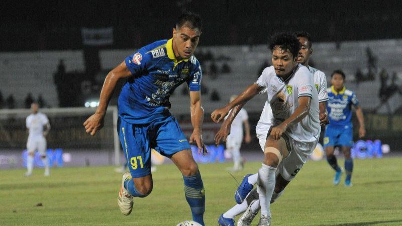 Persib Bandung Perpanjang Kontrak Omid Nazari Satu Musim