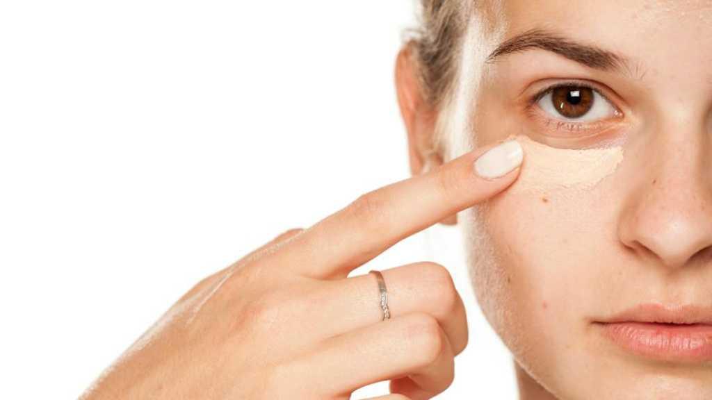 Nah Loh, 5 Makanan Ini Bisa Bikin Kantung Matamu Bengkak