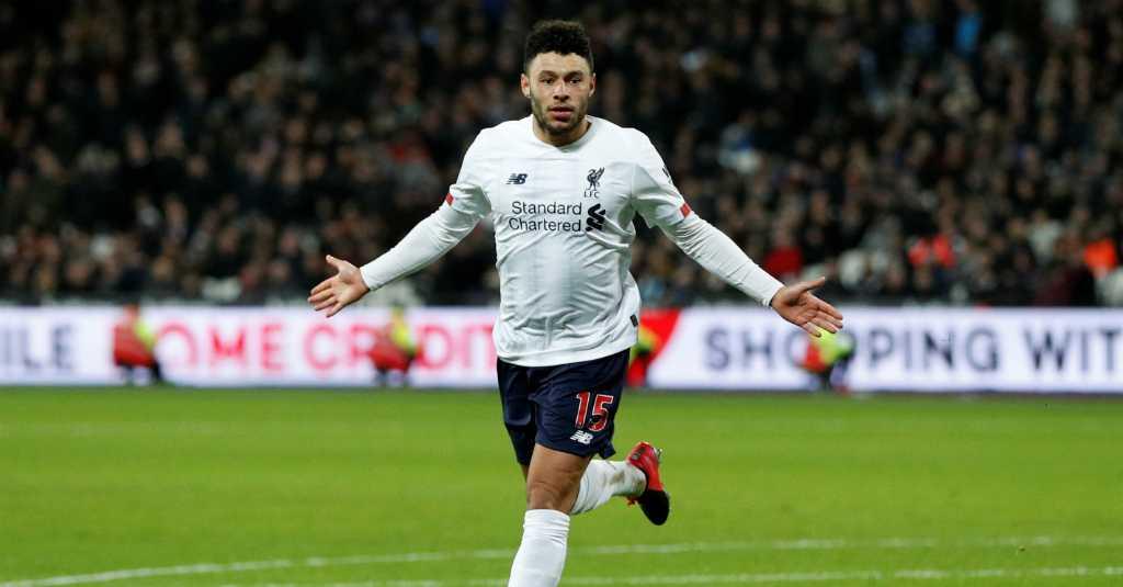 Enggan Pikirkan Rekor, Chamberlain Ingin Liverpool Fokus Raih Gelar