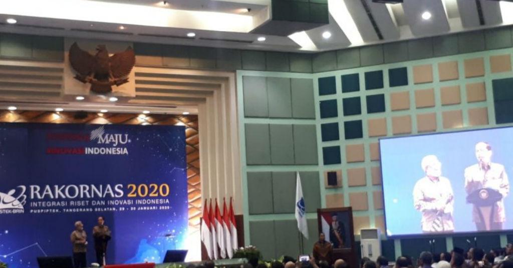 Presiden Jokowi Minta Pertamina Tambah Dana Pengembangan Katalis Nasional