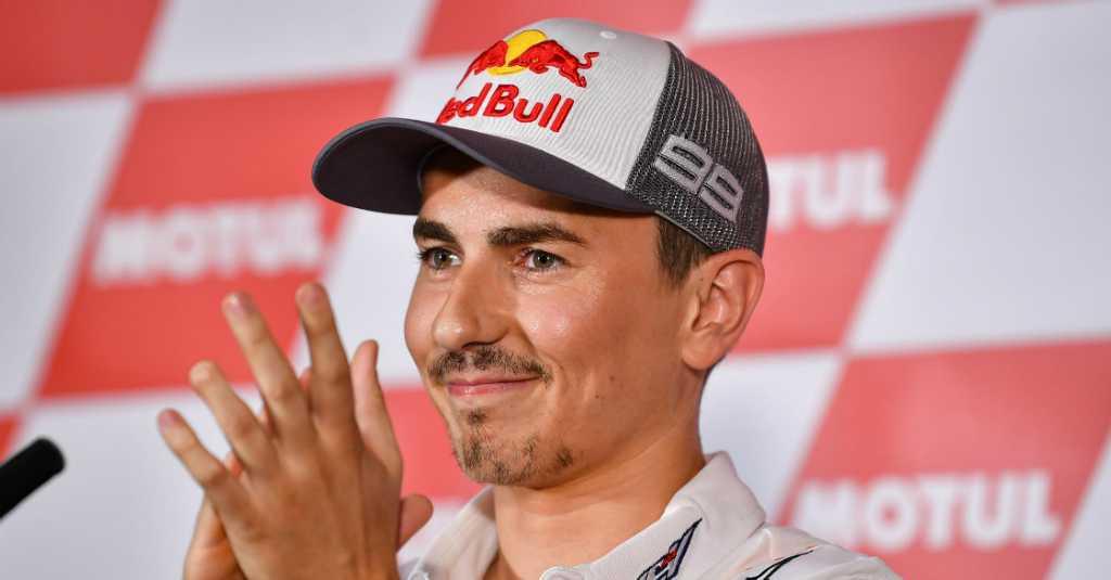 Lorenzo Rasakan Nostalgia dengan Yamaha