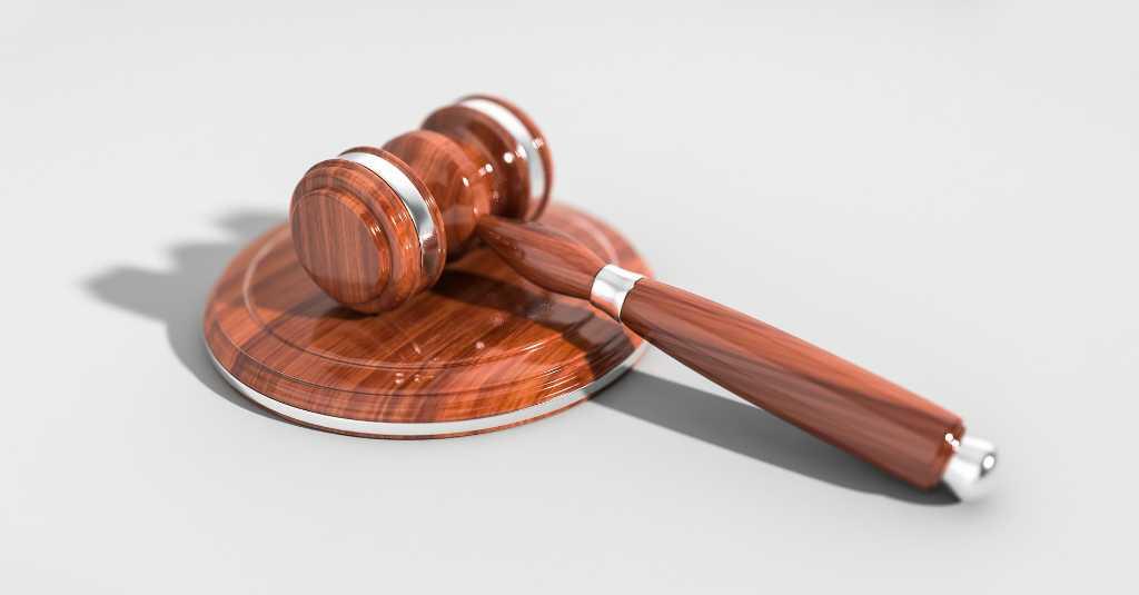 Brondong Ketahuan Setubuhi Wanita Bersuami Didenda Uang dan 3 Ekor Babi