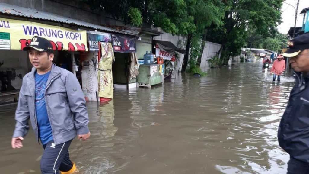 Kali Ledug Tangerang Meluap Rendam Rumah Warga