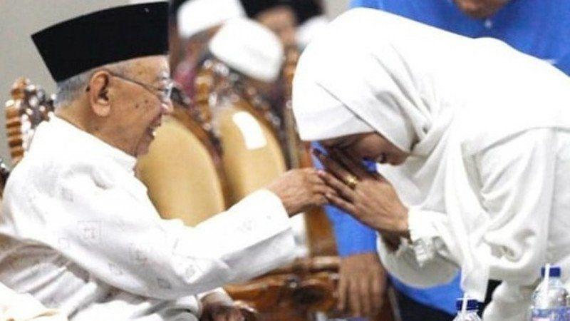 Khofifah Sebut Gus Sholah Adalah Paket Lengkap Seorang Negarawan