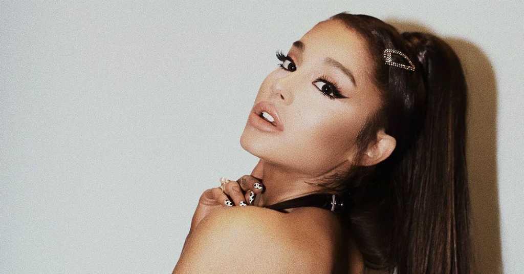 Ariana Grande Artis Perempuan Pertama Capai 3,5 Miliar Streaming Spotify