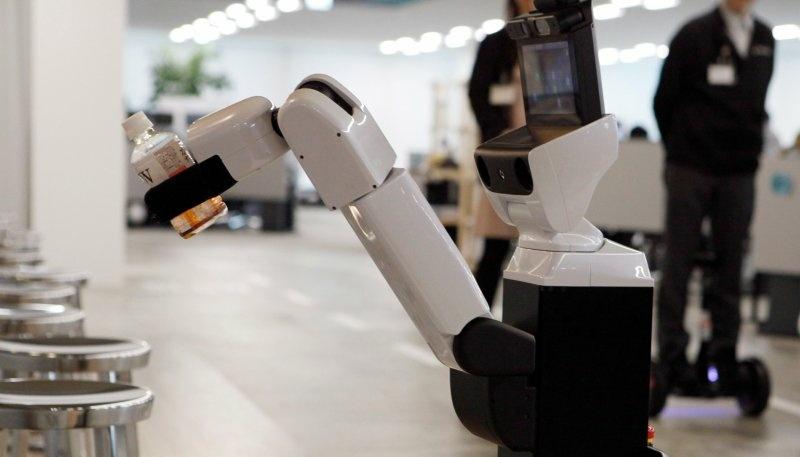 Wow, Jepang Uji Coba Robot yang Bisa Sajikan Minuman