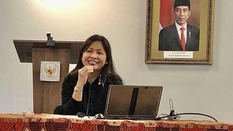 Ibu-ibu Awas! Jangan Cipika-cipiki Kalau Tidak Mau Terjangkit Korona
