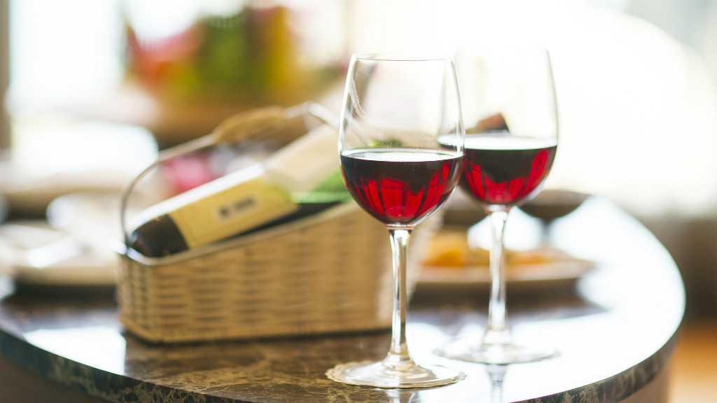 Guys, Minum Anggur Merah Ternyata Punya 6 Manfaat Ini Lho