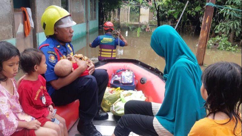 Jakarta Timur Dikepung Banjir, 32 Warga Dievakuasi