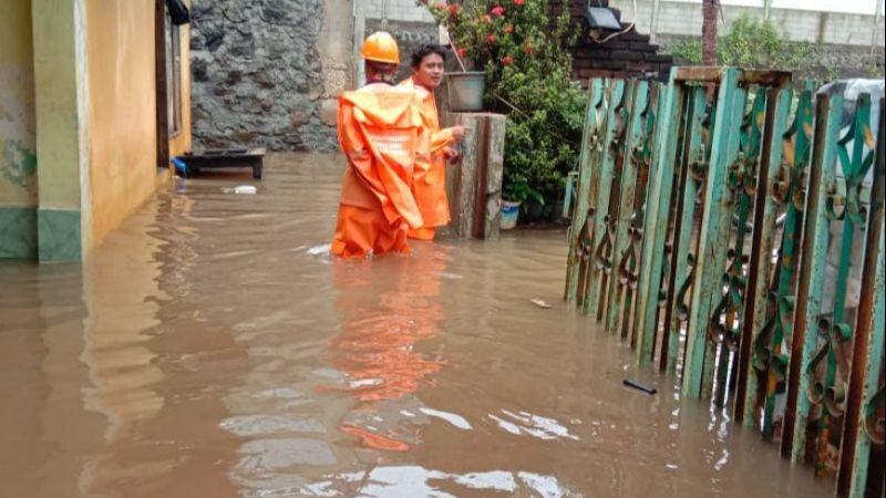Hujan Deras Semalaman Akibatkan 3 Lokasi di Kemang Kebanjiran