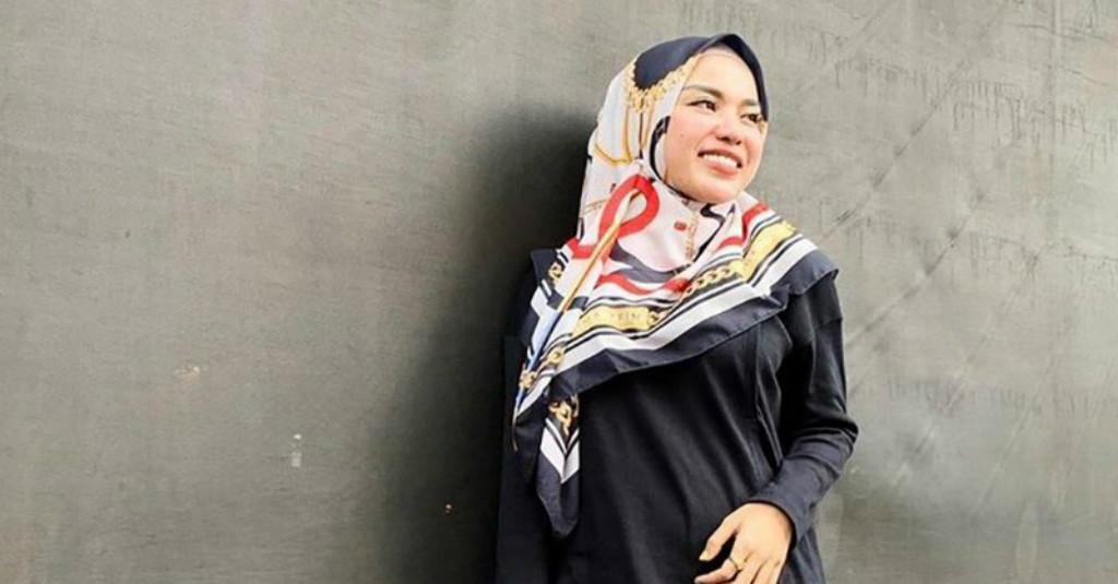 Masih Direhabilitasi, Medina Zein Kepergok Jalan di Mall?