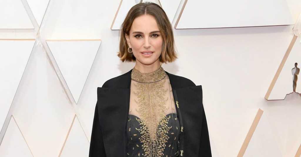 Aksi Protes Natalie Portman Dibalik Jubah 'Dior' Pada Ajang Academy Awards