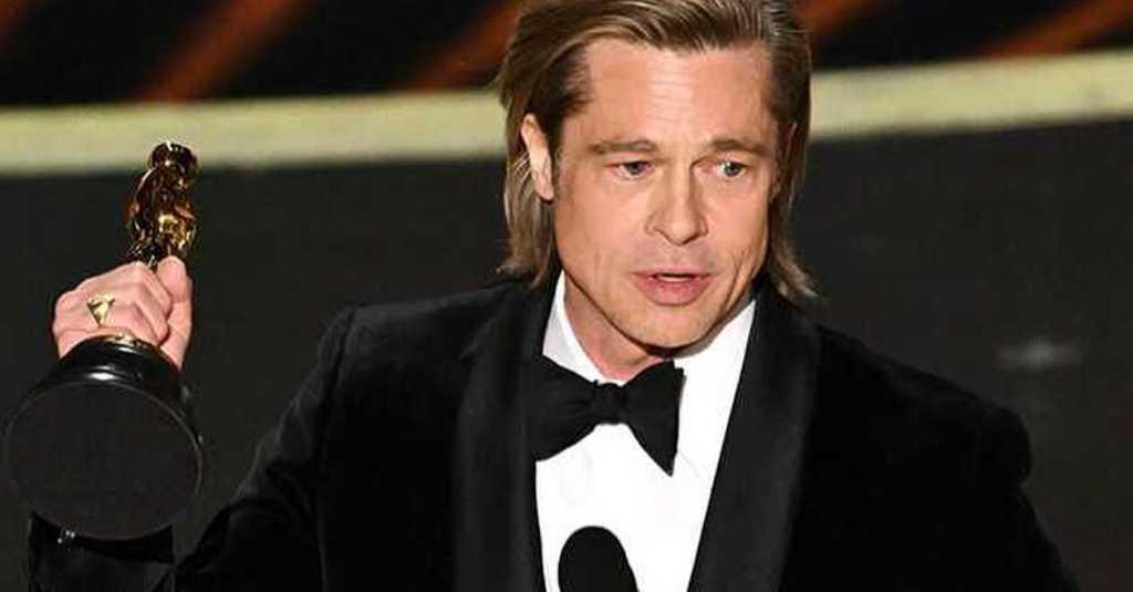 Brad Pitt Bantah Bayar Orang untuk Tuliskan Pidato Kemenangan
