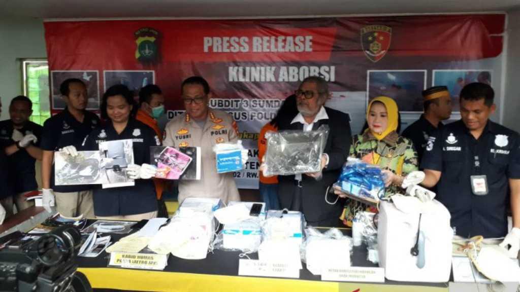 Ujung Penggerebekan Klinik Aborsi di Paseban, Janin Ada di Septic Tank