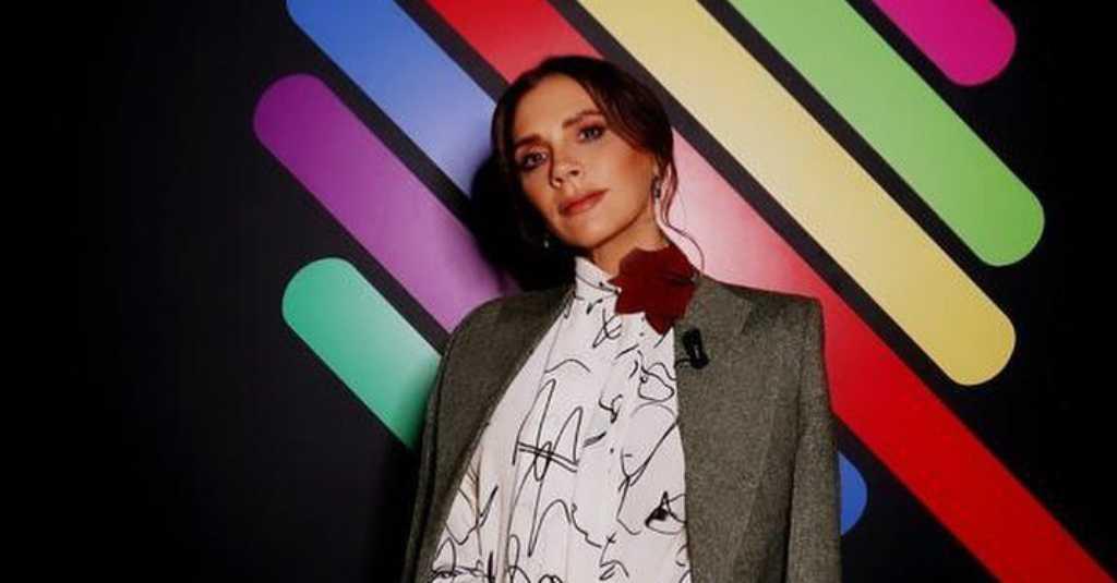 Victoria Beckham Usung Tema 'Pemberontak yang Lebut' di London Fashion Week