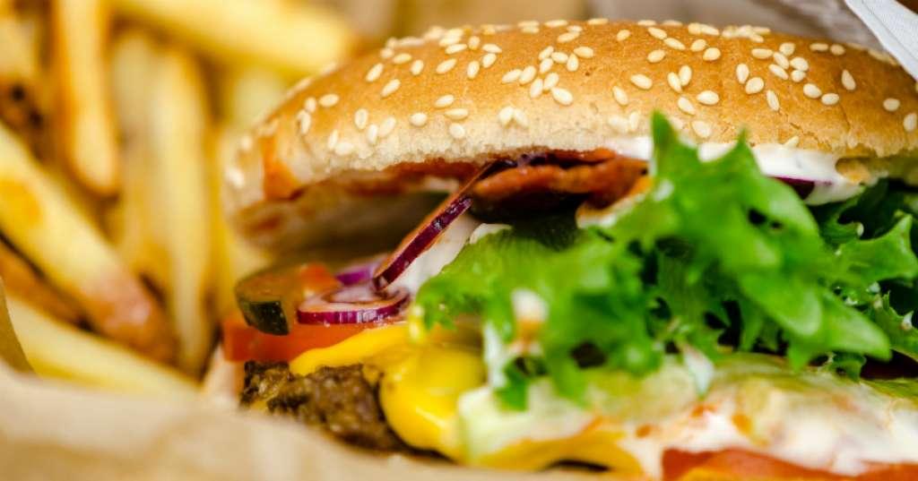 Resep Membuat Burger Lezat 'Home Made' Ala Chef Ian Chin