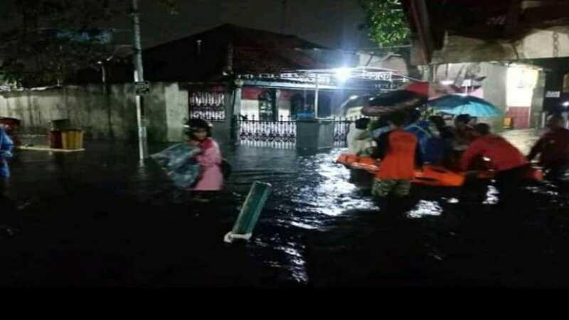 Banjir Landa Pekalongan, Ratusan Orang Mengungsi dan 1 Meninggal