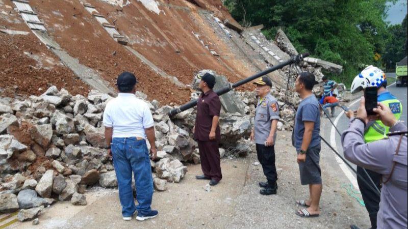 BPBD: Longsor di Tebing Limbangan Terjadi Akibat Gempa Bumi di Tasikmalaya