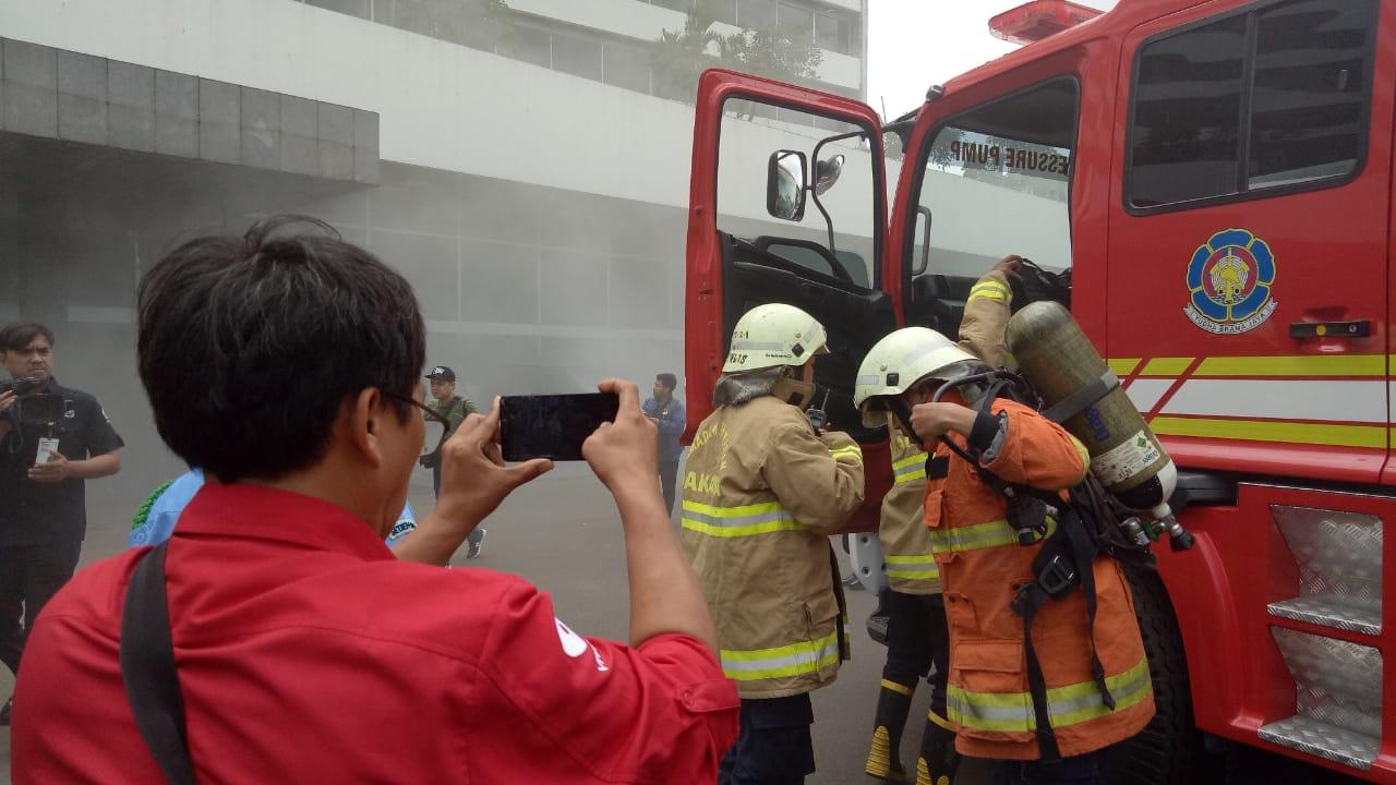 Terungkap! Ini Penyebab Asap Mengepung Gedung DPR RI