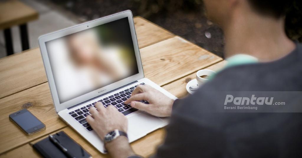 Upst, Foto Syur Kades di Rote Ndao dengan Sekretaris Tersebar di Facebook