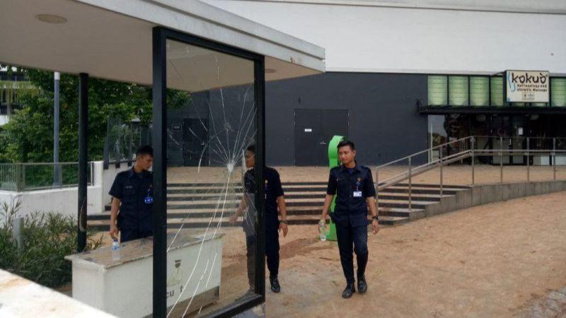 AEON Mall JGC Diduga Rugi Ratusan Juta Akibat Diamuk Massa