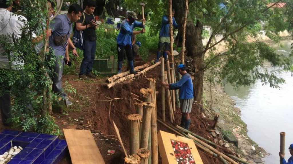 Longsor Paksa Lima Jasad Keluarga Pangeran Jayakarta Dievakuasi