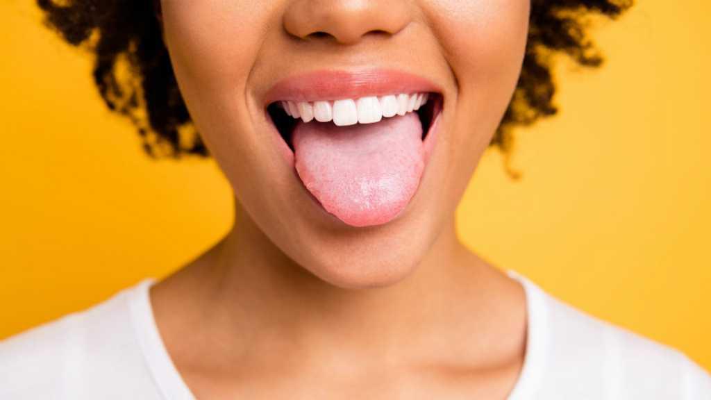 7 Penyakit Ini Bisa Dideteksi Lewat Warna dan Tekstur Lidah