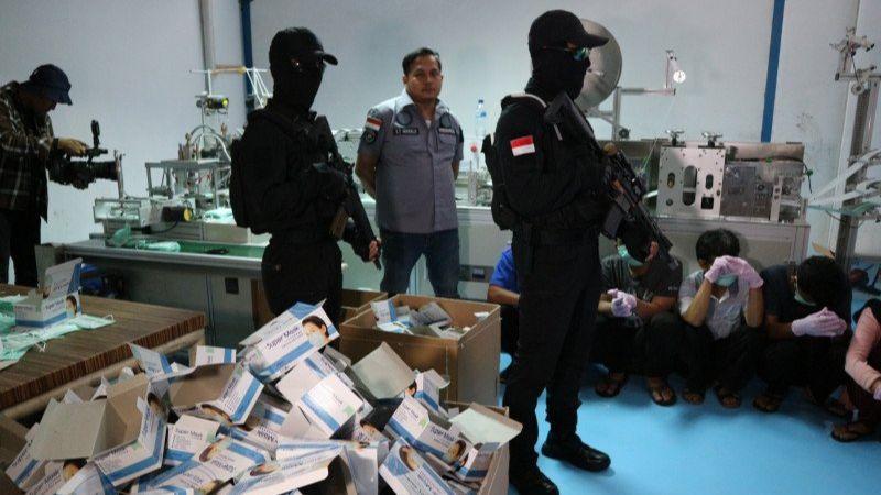 Ternyata Pabrik Masker Ilegal Awalnya Gudang untuk Simpan Alat Kesehatan