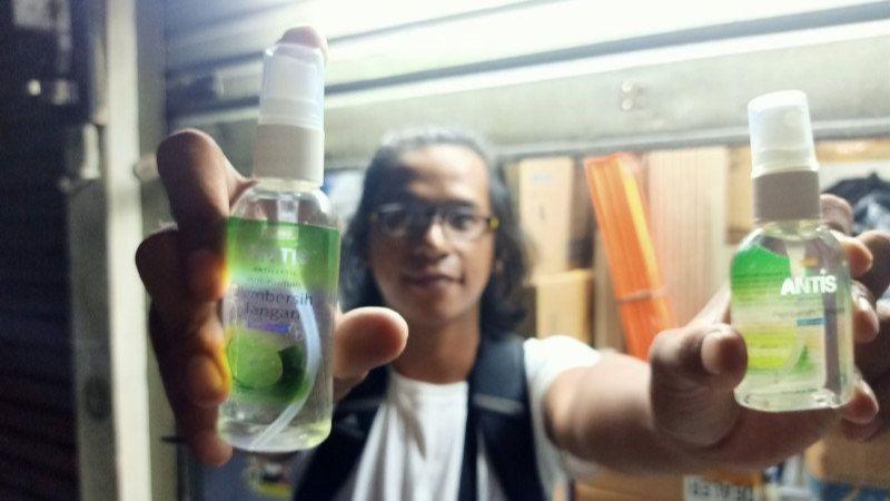 Tak Cuma Masker, Harga Hand Sanitizer Juga Melonjak Sampai 100 Persen