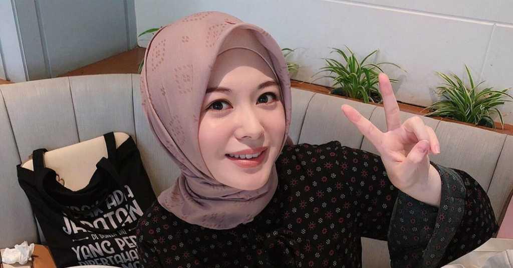Selebgram Asal Korea Ayana Moon Luncurkan Buku Perjalanannya Masuk Islam